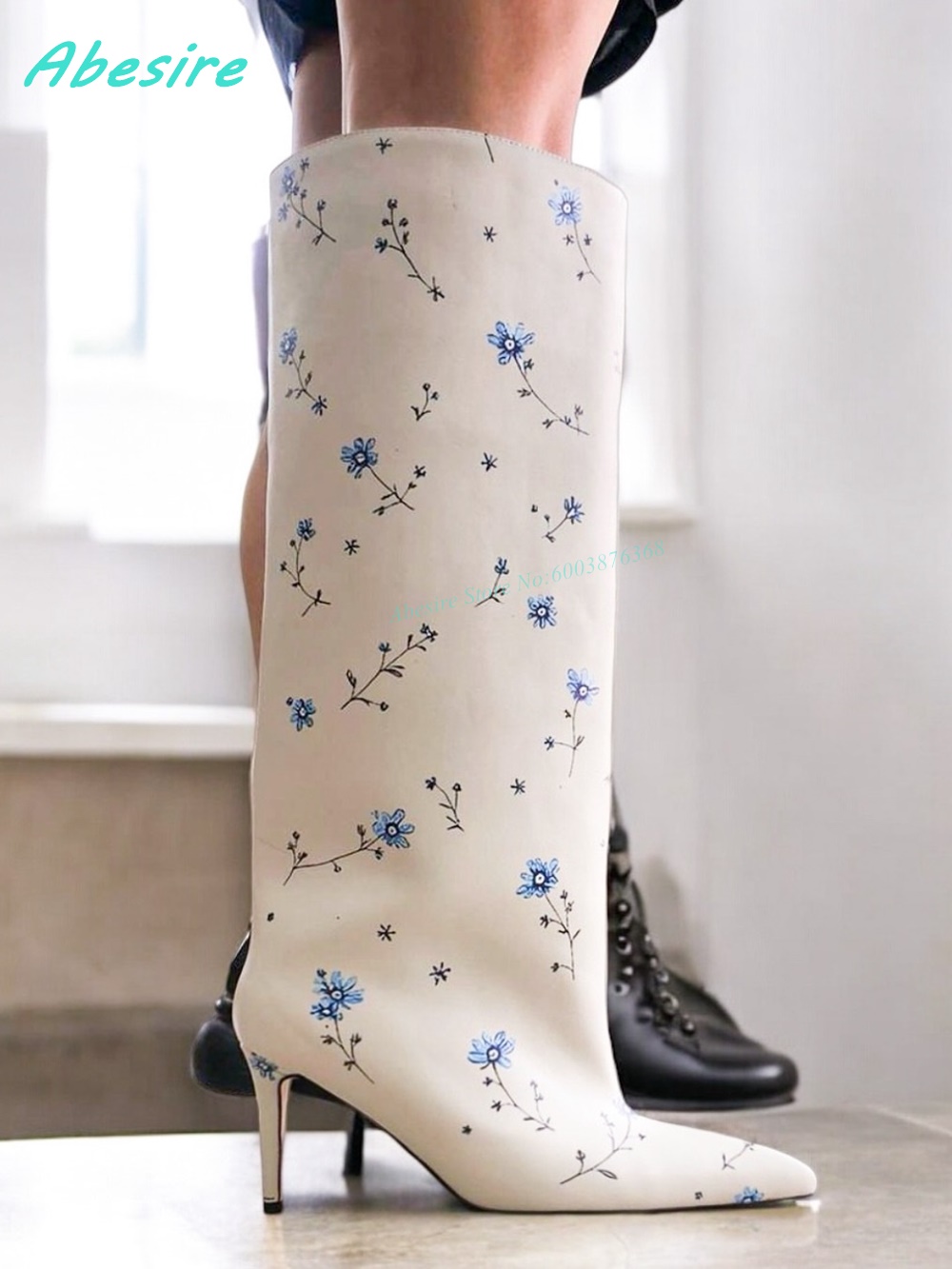 White Floral Print Knee High B - Women'S Fashion Show recension och pris