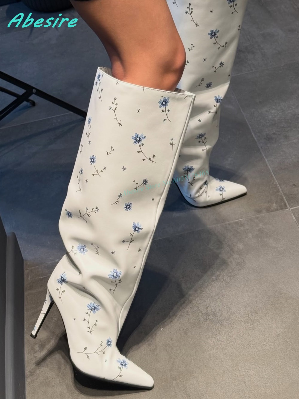 White Floral Print Knee High B - Women'S Fashion Show recension och pris